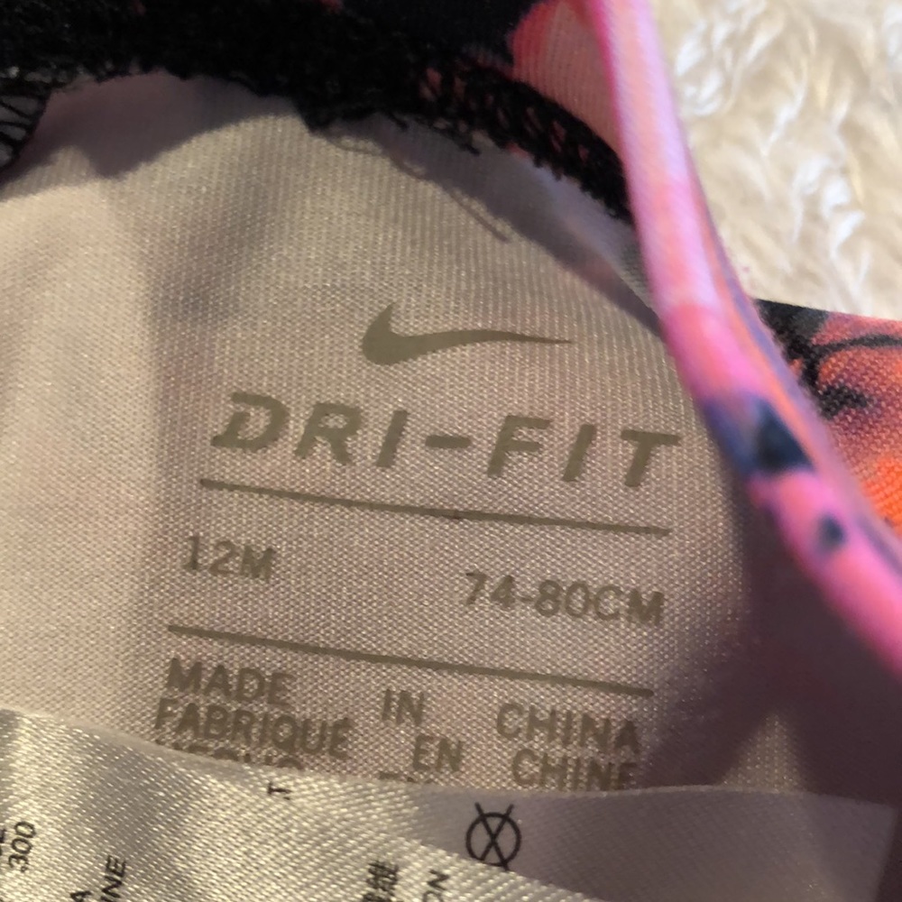 Nike Dri fit long sleeve and legging set - Picture 7 of 8